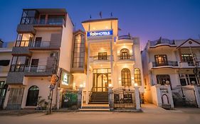Fabhotel Raj Palace